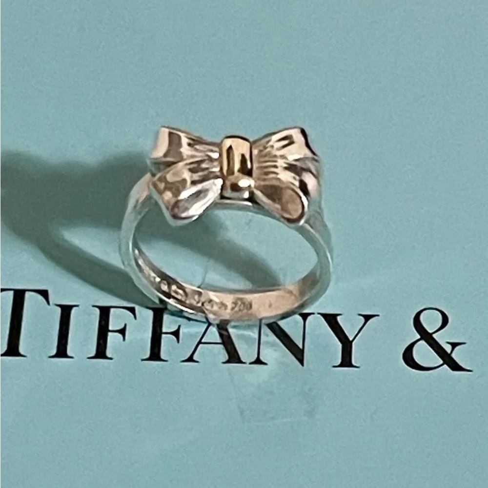 Tiffany & Co. Bow Ribbon Ring Size 7 Silver & 18K Gold, Vintage Tiffany Ring - Picture 2 of 10